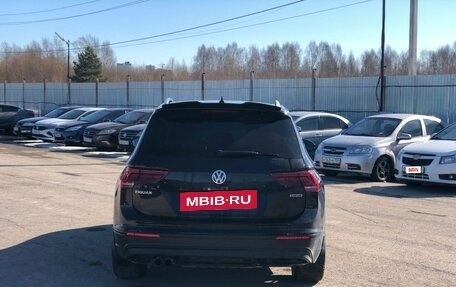 Volkswagen Tiguan II, 2018 год, 2 850 000 рублей, 4 фотография