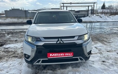 Mitsubishi Outlander III рестайлинг 3, 2018 год, 1 520 000 рублей, 1 фотография