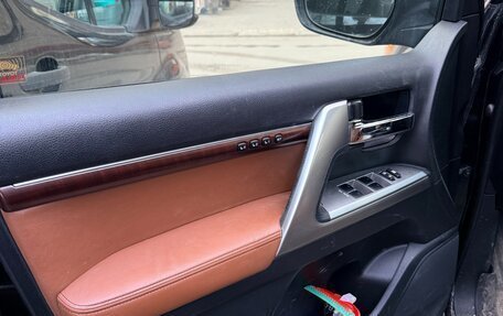 Toyota Land Cruiser 200, 2014 год, 3 400 000 рублей, 12 фотография