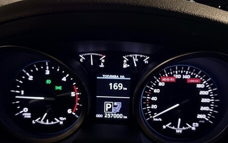 Toyota Land Cruiser 200, 2014 год, 3 400 000 рублей, 4 фотография