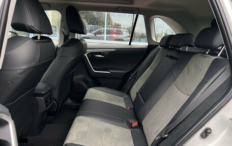 Toyota RAV4, 2025 год, 4 650 000 рублей, 8 фотография