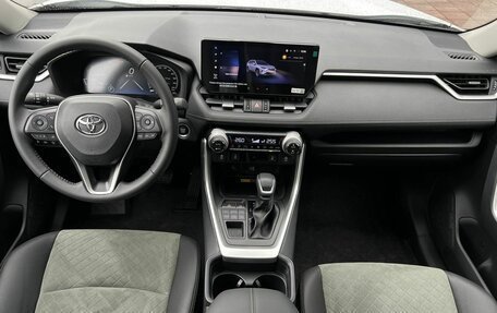 Toyota RAV4, 2025 год, 4 650 000 рублей, 9 фотография