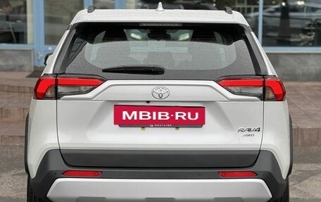 Toyota RAV4, 2025 год, 4 650 000 рублей, 6 фотография