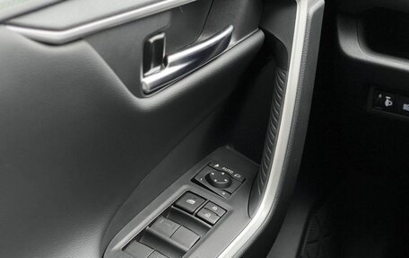 Toyota RAV4, 2025 год, 4 650 000 рублей, 21 фотография