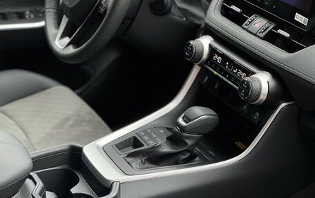 Toyota RAV4, 2025 год, 4 650 000 рублей, 16 фотография