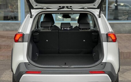 Toyota RAV4, 2025 год, 4 650 000 рублей, 27 фотография