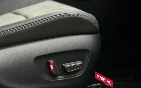 Toyota RAV4, 2025 год, 4 650 000 рублей, 24 фотография