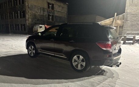 Toyota Highlander III, 2012 год, 1 550 000 рублей, 4 фотография