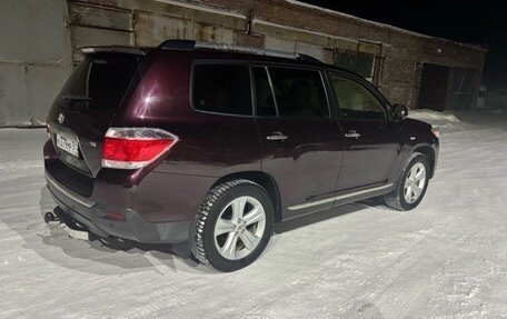 Toyota Highlander III, 2012 год, 1 550 000 рублей, 3 фотография