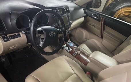 Toyota Highlander III, 2012 год, 1 550 000 рублей, 6 фотография