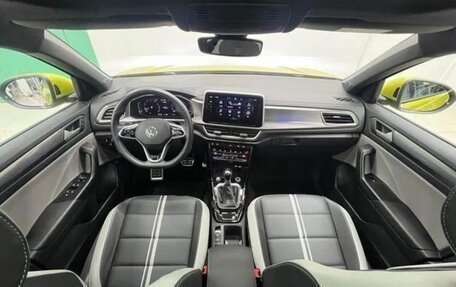 Volkswagen T-Roc R I, 2023 год, 2 200 000 рублей, 2 фотография