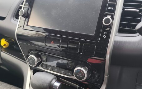 Nissan Serena IV, 2017 год, 2 140 000 рублей, 11 фотография