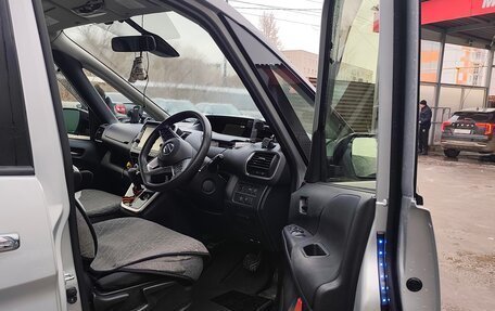 Nissan Serena IV, 2017 год, 2 140 000 рублей, 13 фотография