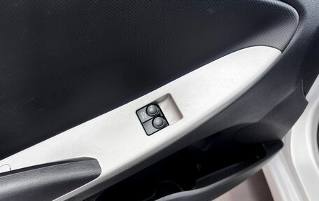 Hyundai Solaris II рестайлинг, 2011 год, 795 000 рублей, 16 фотография