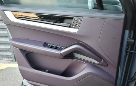 Porsche Cayenne III, 2025 год, 19 950 000 рублей, 23 фотография