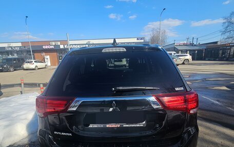 Mitsubishi Outlander III рестайлинг 3, 2021 год, 2 560 000 рублей, 7 фотография