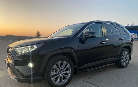 Toyota RAV4, 2020 год, 3 650 000 рублей, 3 фотография