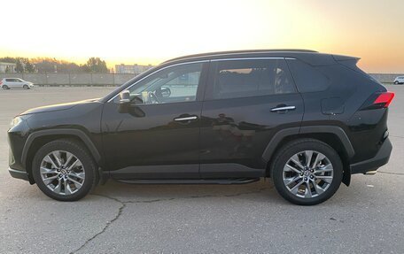 Toyota RAV4, 2020 год, 3 650 000 рублей, 4 фотография