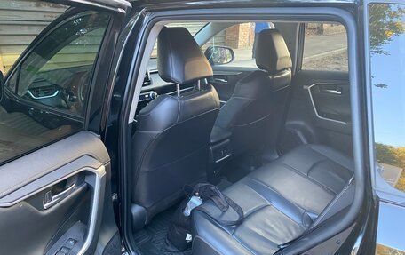 Toyota RAV4, 2020 год, 3 650 000 рублей, 12 фотография