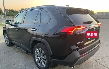 Toyota RAV4, 2020 год, 3 650 000 рублей, 5 фотография