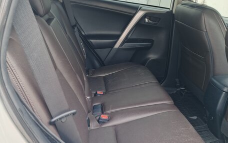 Toyota RAV4, 2017 год, 2 350 000 рублей, 6 фотография