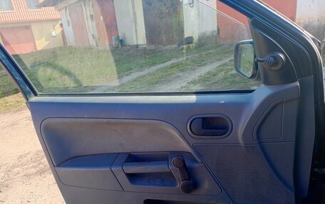 Ford Fusion I, 2004 год, 330 000 рублей, 10 фотография