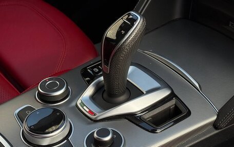 Alfa Romeo Stelvio, 2021 год, 3 650 000 рублей, 6 фотография