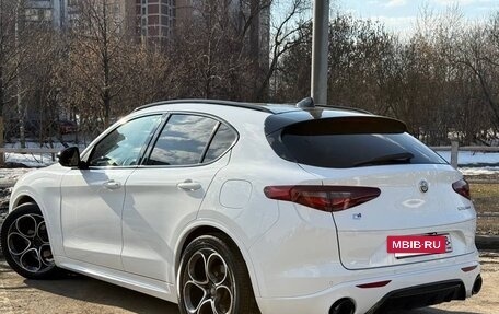 Alfa Romeo Stelvio, 2021 год, 3 650 000 рублей, 2 фотография