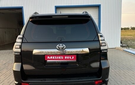 Toyota Land Cruiser Prado 150 рестайлинг 2, 2020 год, 5 200 000 рублей, 6 фотография