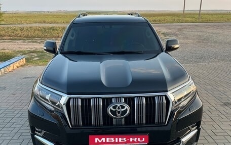 Toyota Land Cruiser Prado 150 рестайлинг 2, 2020 год, 5 200 000 рублей, 3 фотография