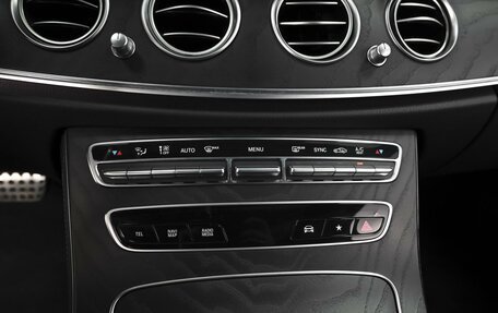 Mercedes-Benz E-Класс, 2021 год, 3 763 000 рублей, 17 фотография