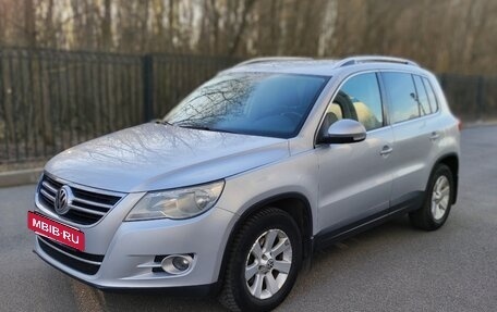 Volkswagen Tiguan I, 2011 год, 980 000 рублей, 4 фотография