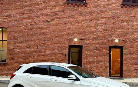 Mercedes-Benz A-Класс, 2015 год, 1 750 000 рублей, 4 фотография