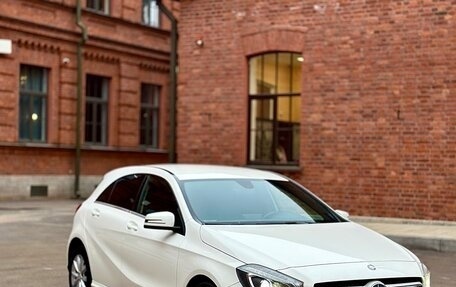 Mercedes-Benz A-Класс, 2015 год, 1 750 000 рублей, 30 фотография