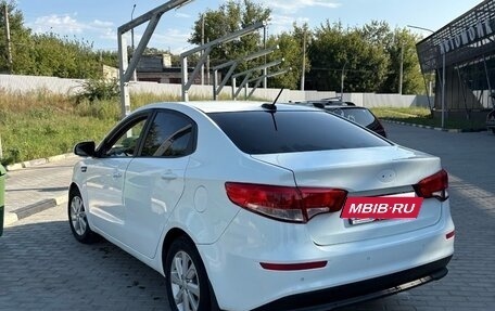 KIA Rio III рестайлинг, 2017 год, 900 000 рублей, 3 фотография