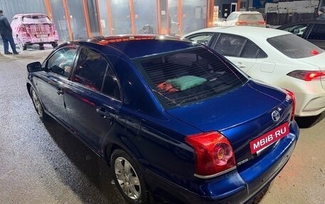 Toyota Avensis III рестайлинг, 2003 год, 770 000 рублей, 5 фотография