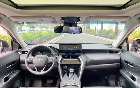 Toyota Harrier, 2023 год, 3 550 000 рублей, 8 фотография