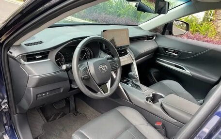 Toyota Harrier, 2023 год, 3 550 000 рублей, 13 фотография