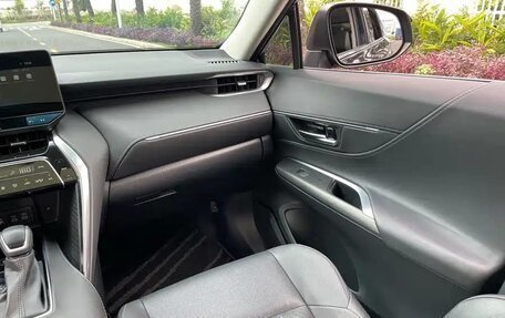 Toyota Harrier, 2023 год, 3 550 000 рублей, 16 фотография