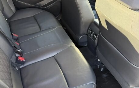 Toyota Corolla, 2019 год, 2 280 000 рублей, 10 фотография