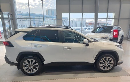 Toyota RAV4, 2021 год, 3 702 000 рублей, 8 фотография