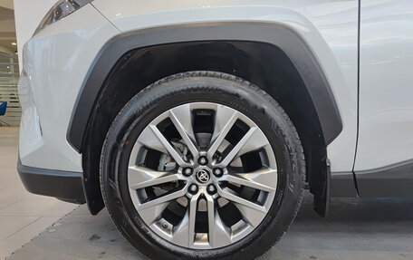 Toyota RAV4, 2021 год, 3 702 000 рублей, 21 фотография