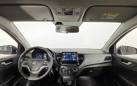 Hyundai Solaris II рестайлинг, 2021 год, 1 700 000 рублей, 10 фотография