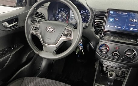 Hyundai Solaris II рестайлинг, 2021 год, 1 700 000 рублей, 11 фотография