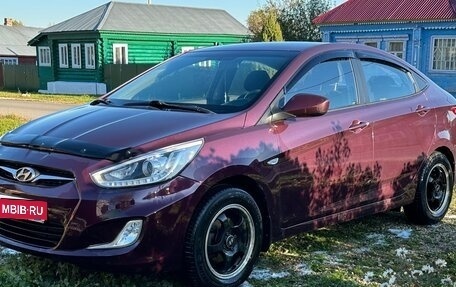 Hyundai Solaris II рестайлинг, 2013 год, 640 000 рублей, 1 фотография