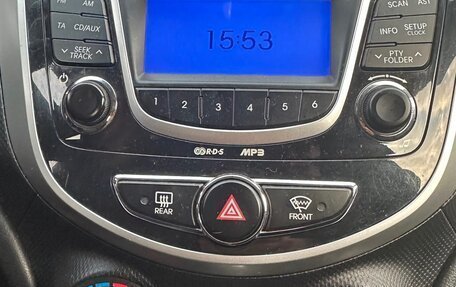 Hyundai Solaris II рестайлинг, 2013 год, 640 000 рублей, 10 фотография