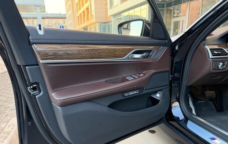 BMW 7 серия, 2016 год, 5 900 000 рублей, 14 фотография