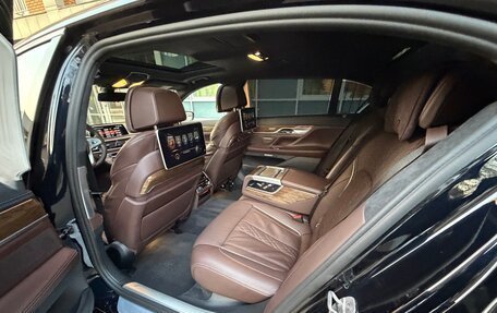 BMW 7 серия, 2016 год, 5 900 000 рублей, 23 фотография