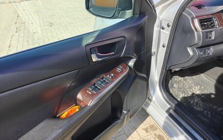 Toyota Camry, 2015 год, 1 990 000 рублей, 10 фотография