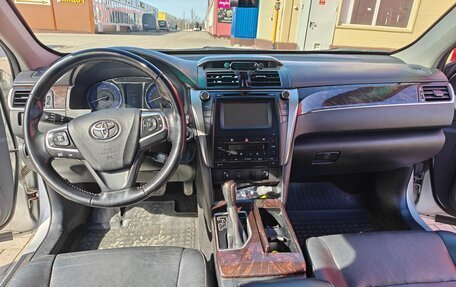 Toyota Camry, 2015 год, 1 990 000 рублей, 14 фотография